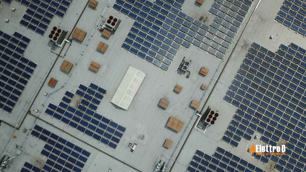 fotovoltaico-azienda-pannelli-ripresa-dall-alto